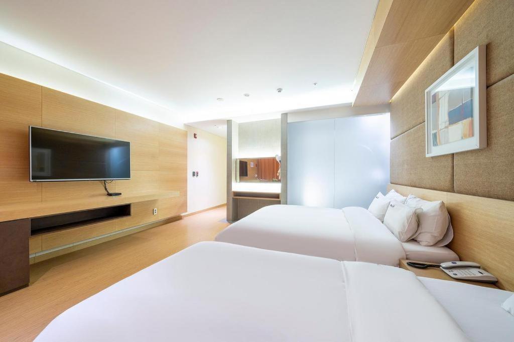 Business Design Hotel Luv Incheon Exterior photo