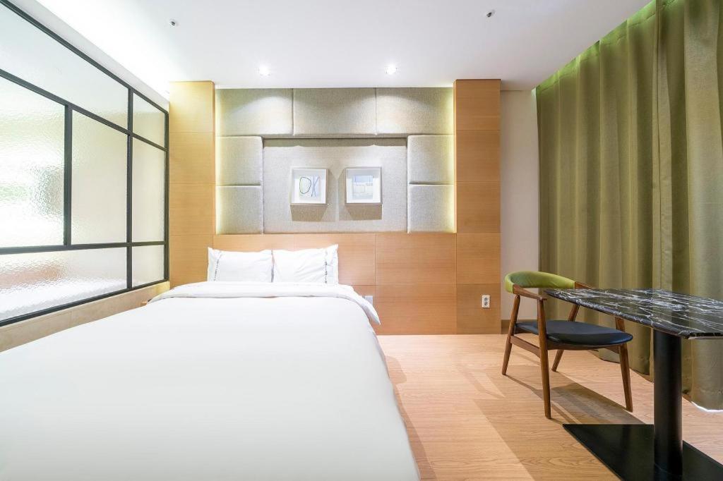 Business Design Hotel Luv Incheon Exterior photo