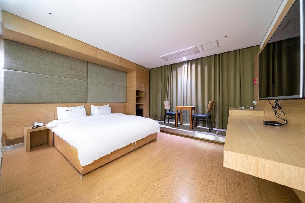 Business Design Hotel Luv Incheon Exterior photo