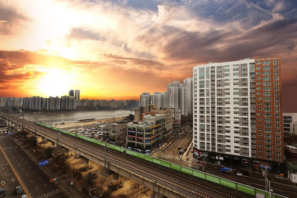 Business Design Hotel Luv Incheon Exterior photo