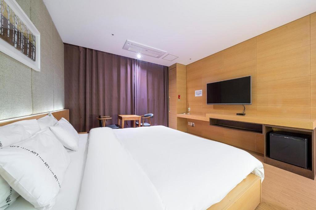 Business Design Hotel Luv Incheon Exterior photo
